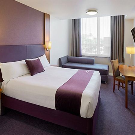 Premier Inn Warrington South Extérieur photo