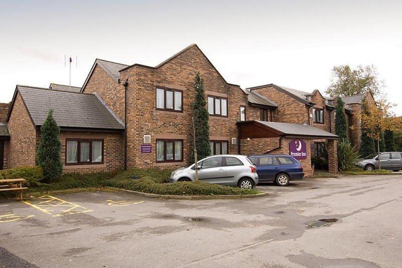 Premier Inn Warrington South Extérieur photo
