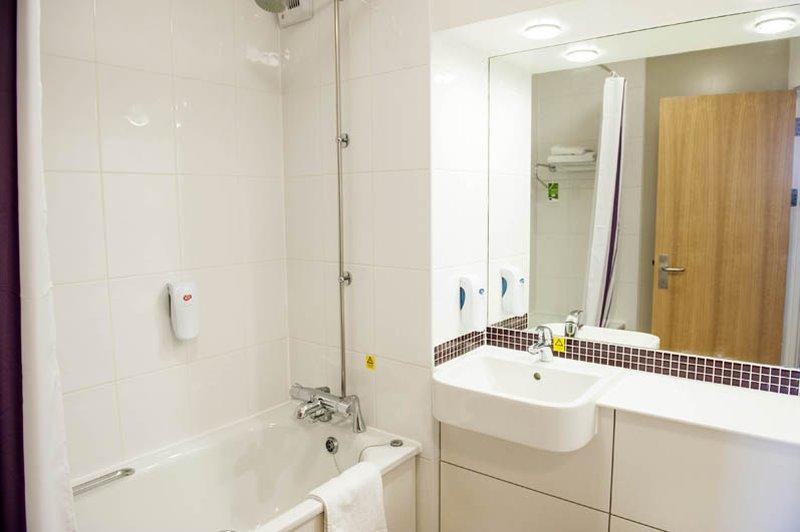 Premier Inn Warrington South Extérieur photo