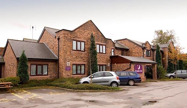 Premier Inn Warrington South Extérieur photo